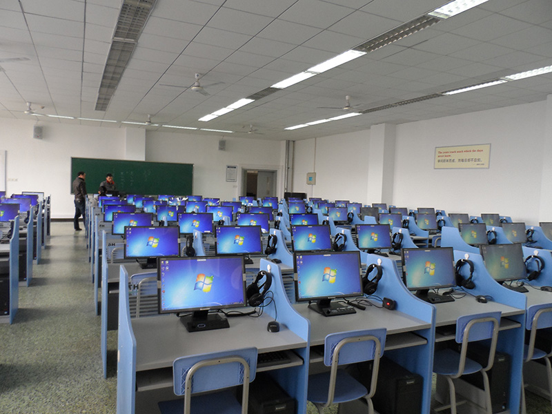 NewClass DL910E自主学习中心实验室.JPG