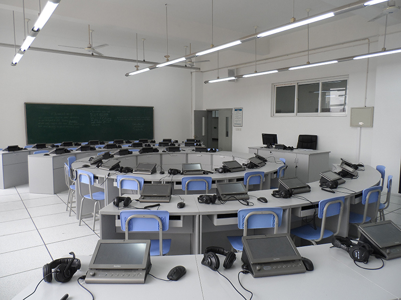 NewClass DL930同声传译实验室.JPG
