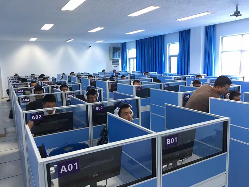 NewClassDL700S “ICAO英语”语言实训室.jpg