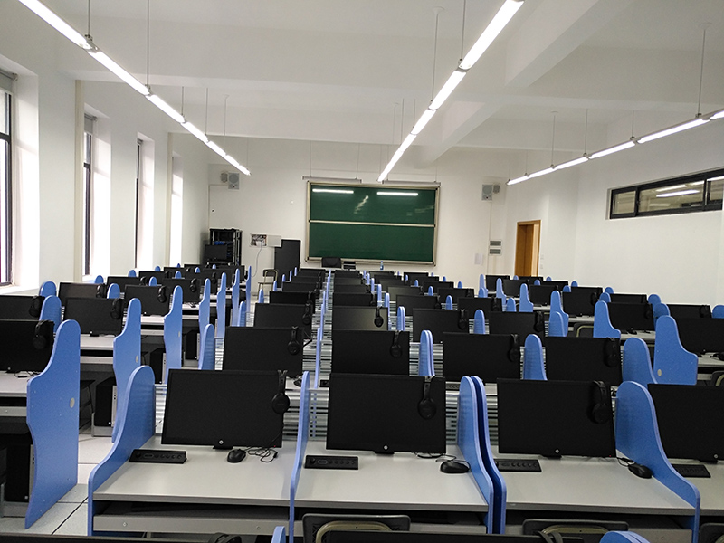 NewClassDL910E “ICAO英语”语言实训室.jpg