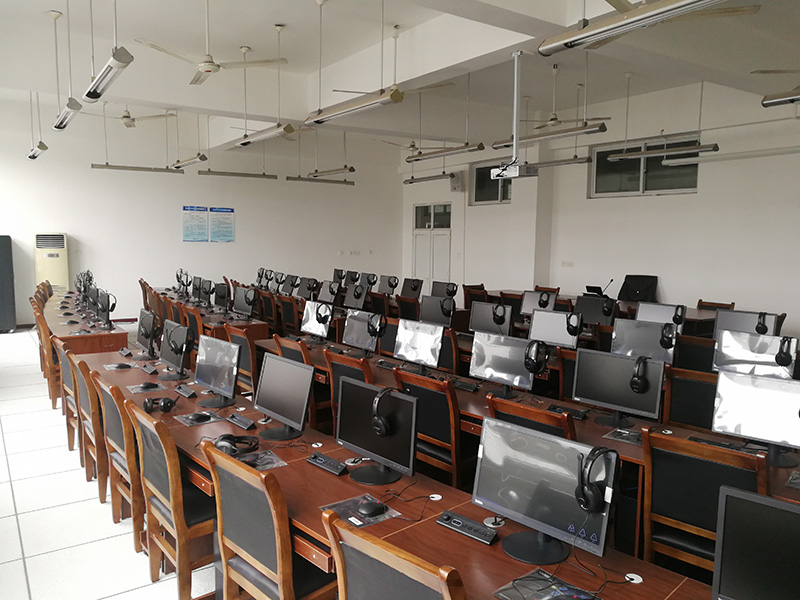 NewClassDL910E语言学习中心实训室（2）.jpg
