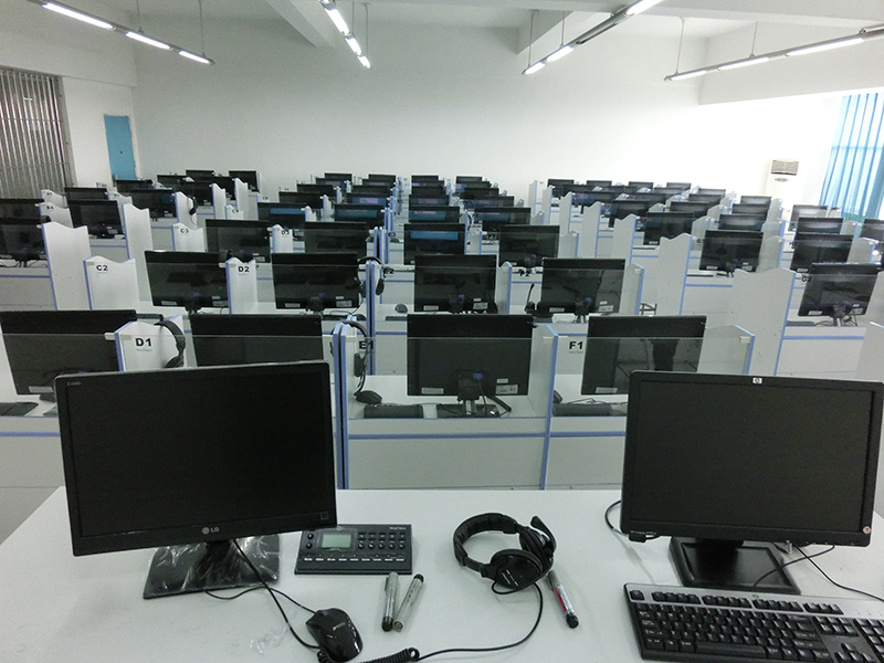 NewClassDL700B数字语言实训室.JPG