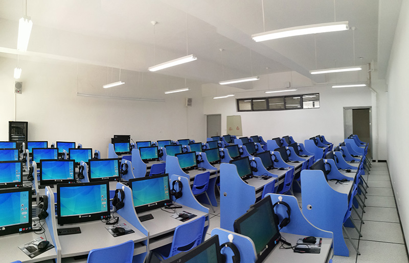 NewClassDL910E口笔译综合实验室.jpg